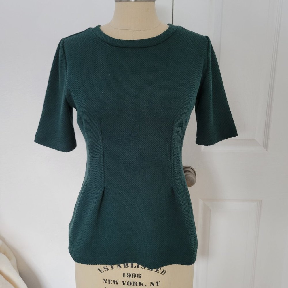 Ann Taylor Outlet D. Green S/S Peplum XS